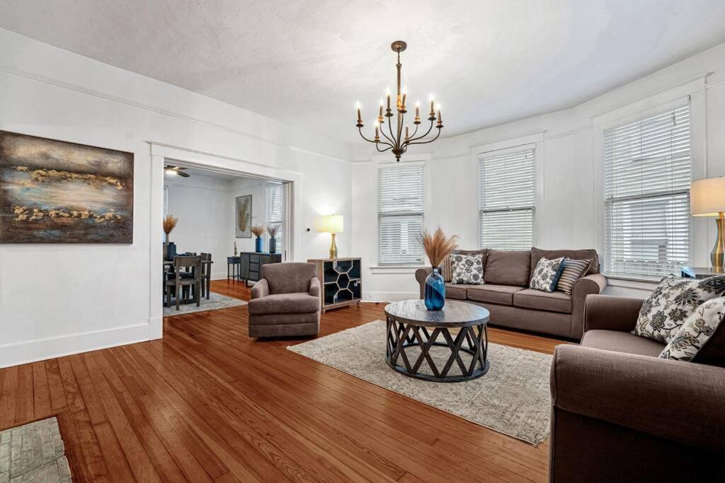 Exquisite Two-Story Home Located In Midtown Memphis Exteriör bild