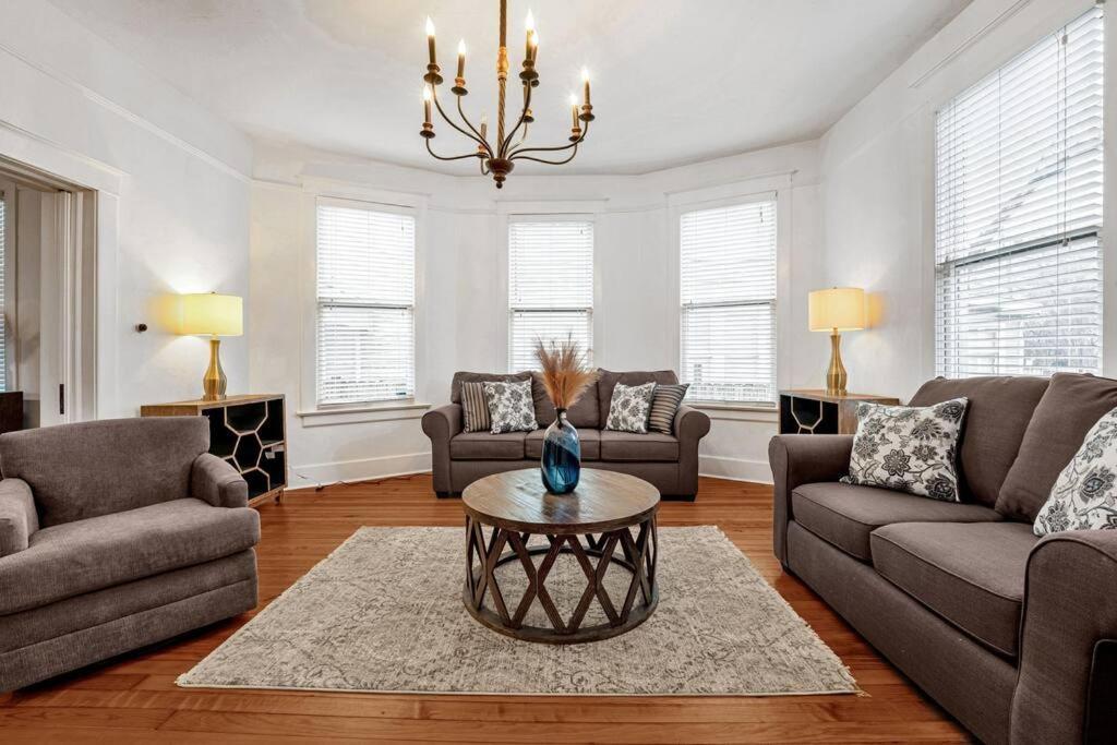 Exquisite Two-Story Home Located In Midtown Memphis Exteriör bild